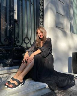 Carolina Ardohain feet photo thumbnail