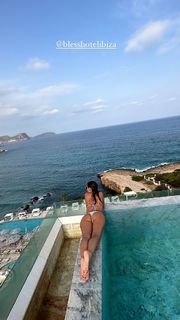 Carolina Ardohain feet photo thumbnail