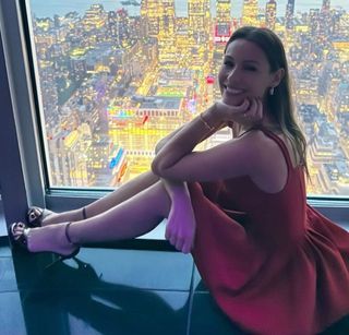 Carolina Ardohain feet photo thumbnail