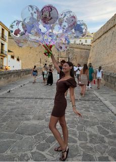 Carolina Ardohain feet photo thumbnail