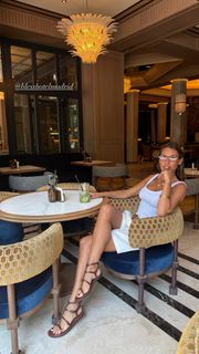 Carolina Ardohain feet photo thumbnail