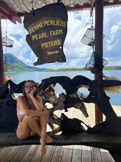 Carolina Ardohain feet photo thumbnail