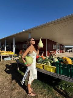 Carolina Ardohain feet photo thumbnail