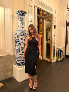 Carolina Ardohain feet photo thumbnail