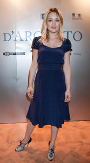Carolina Crescentini feet photo 5