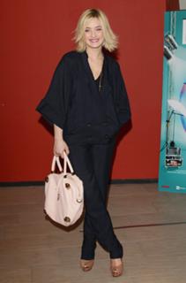 Carolina Crescentini feet photo 19