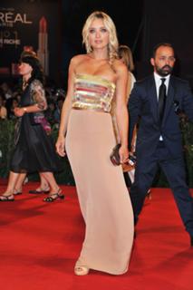Carolina Crescentini feet photo 17