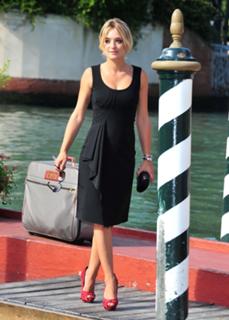 Carolina Crescentini feet photo 15
