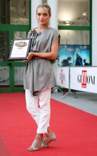 Carolina Crescentini feet photo 13