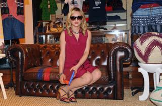 Carolina Crescentini feet photo 17