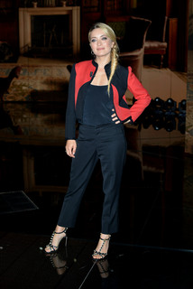 Carolina Crescentini feet photo 14
