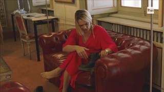 Carolina Crescentini feet photo 12