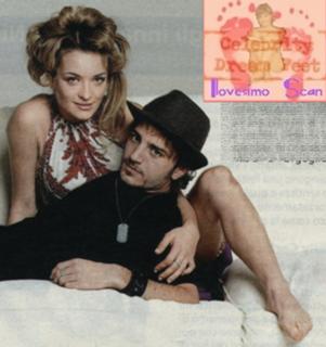 Carolina Crescentini feet photo 9