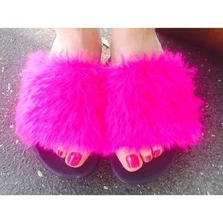 Carolina Crescentini feet photo 20
