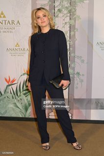 Carolina Crescentini feet photo 5