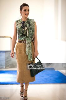 Carolina Crescentini feet photo 18