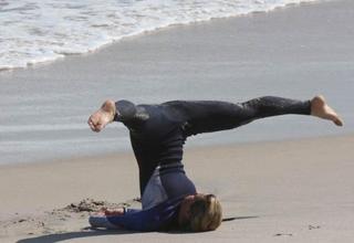 Carolina Dieckmann feet photo thumbnail