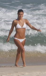 Carolina Dieckmann feet photo thumbnail