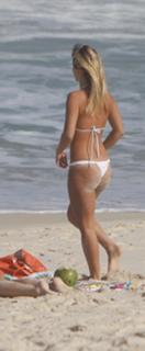 Carolina Dieckmann feet photo thumbnail
