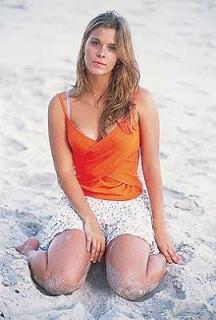 Carolina Dieckmann feet photo thumbnail