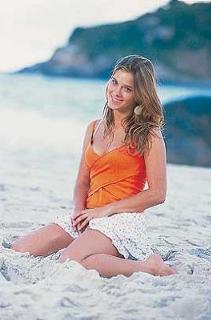 Carolina Dieckmann feet photo thumbnail