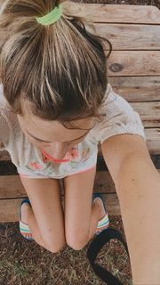 Carolina Dieckmann feet photo thumbnail