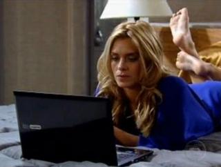 Carolina Dieckmann feet photo thumbnail
