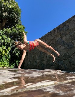 Carolina Dieckmann feet photo thumbnail