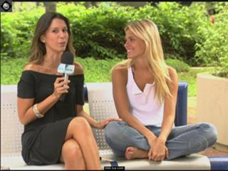 Carolina Dieckmann feet photo thumbnail
