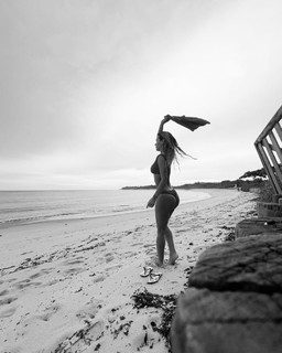 Carolina Dieckmann feet photo thumbnail