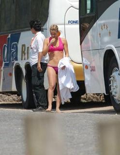 Carolina Dieckmann feet photo thumbnail