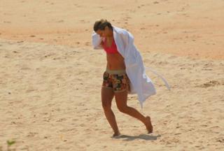 Carolina Dieckmann feet photo thumbnail