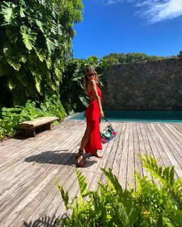 Carolina Dieckmann feet photo thumbnail