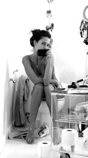 Carolina Dieckmann feet photo thumbnail