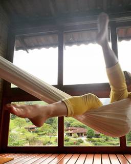 Carolina Dieckmann feet photo thumbnail