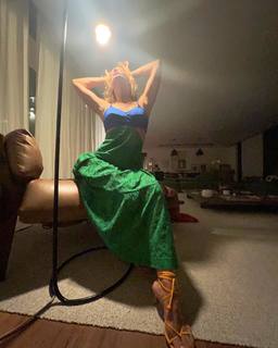 Carolina Dieckmann feet photo thumbnail