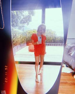 Carolina Dieckmann feet photo thumbnail
