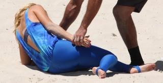 Carolina Dieckmann feet photo thumbnail