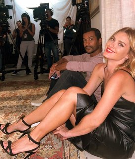 Carolina Dieckmann feet photo thumbnail