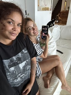 Carolina Dieckmann feet photo thumbnail