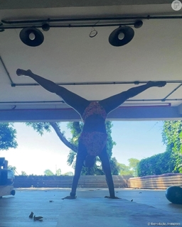 Carolina Dieckmann feet photo thumbnail