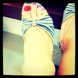 Carolina Dieckmann feet photo thumbnail