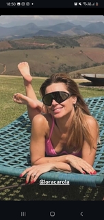 Carolina Dieckmann feet photo thumbnail
