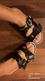 Carolina Dieckmann feet photo thumbnail