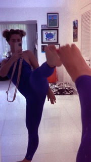Carolina Dieckmann feet photo thumbnail