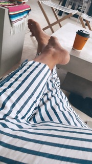 Carolina Dieckmann feet photo thumbnail
