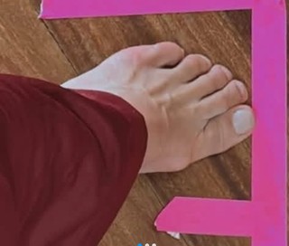 Carolina Dieckmann feet photo thumbnail
