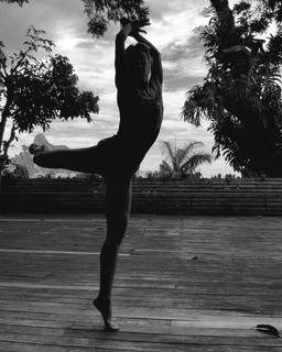 Carolina Dieckmann feet photo thumbnail
