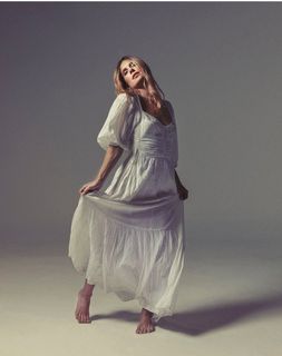 Carolina Dieckmann feet photo thumbnail