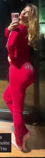 Carolina Dieckmann feet photo thumbnail